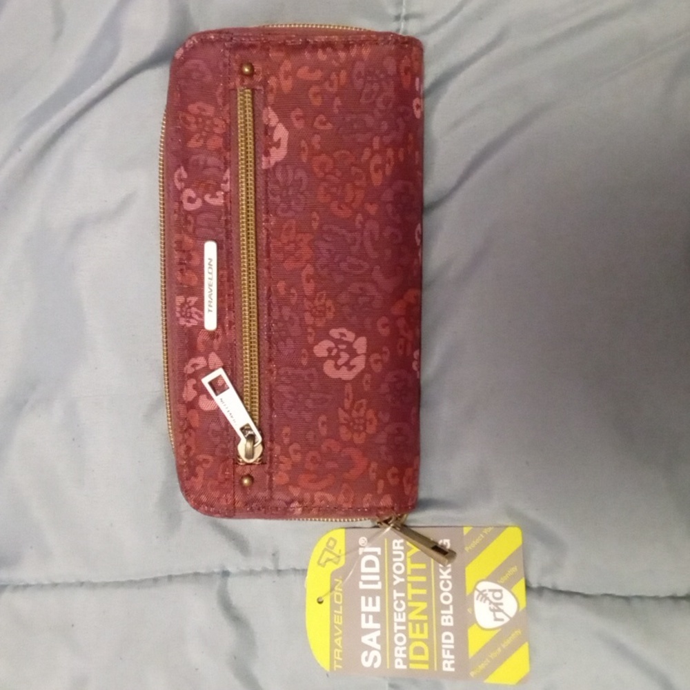 NWT Travelon Wallet